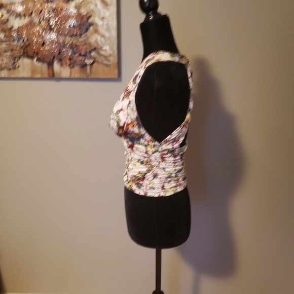 Guess halter top Size Small - Picture 2 of 10